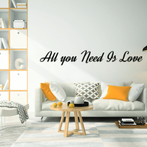 שלט 'all you need is love'